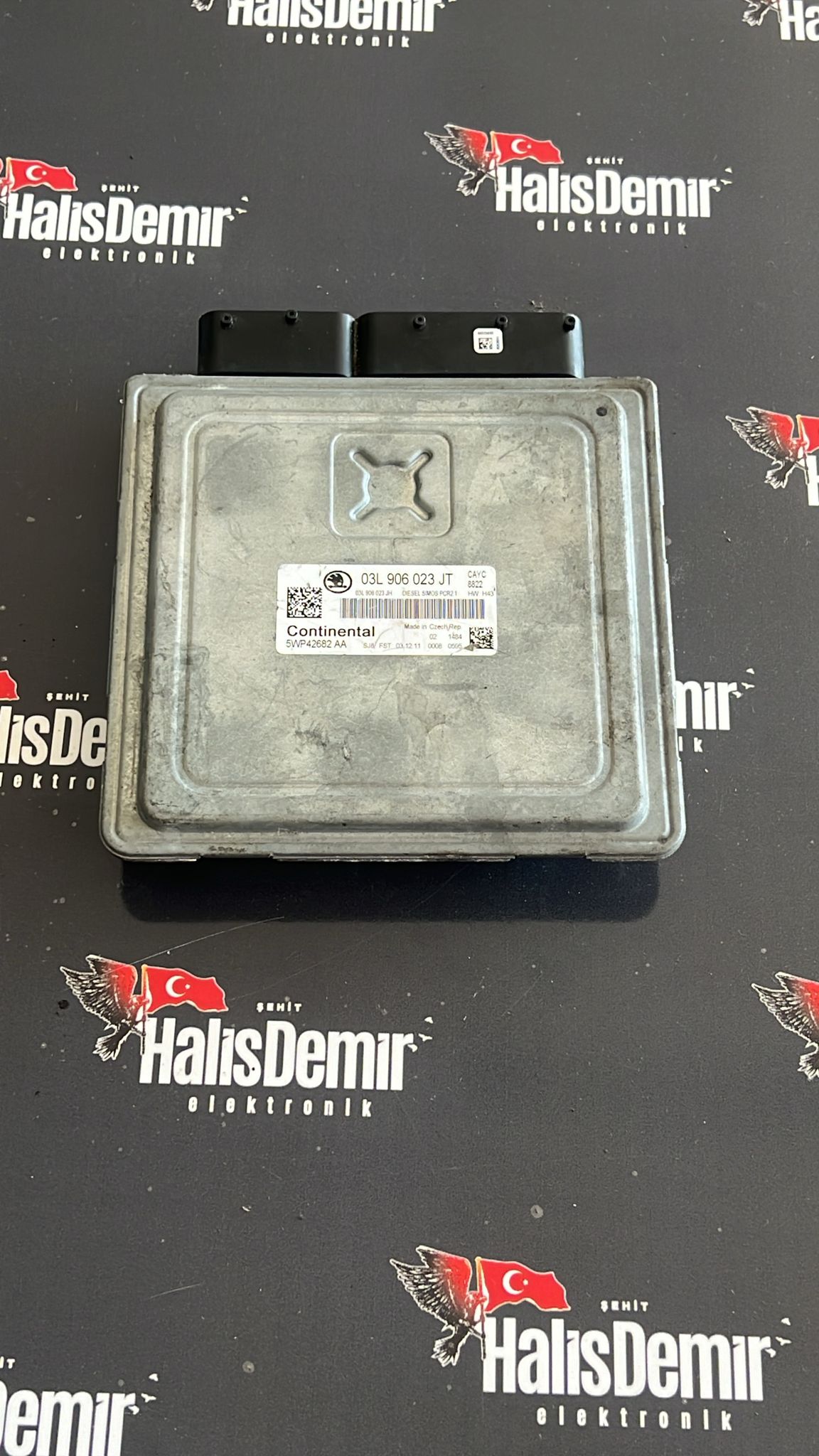 03L906023JT 03L906023JH 5WP42682-AA SKODA YETİ MOTOR BEYNİ