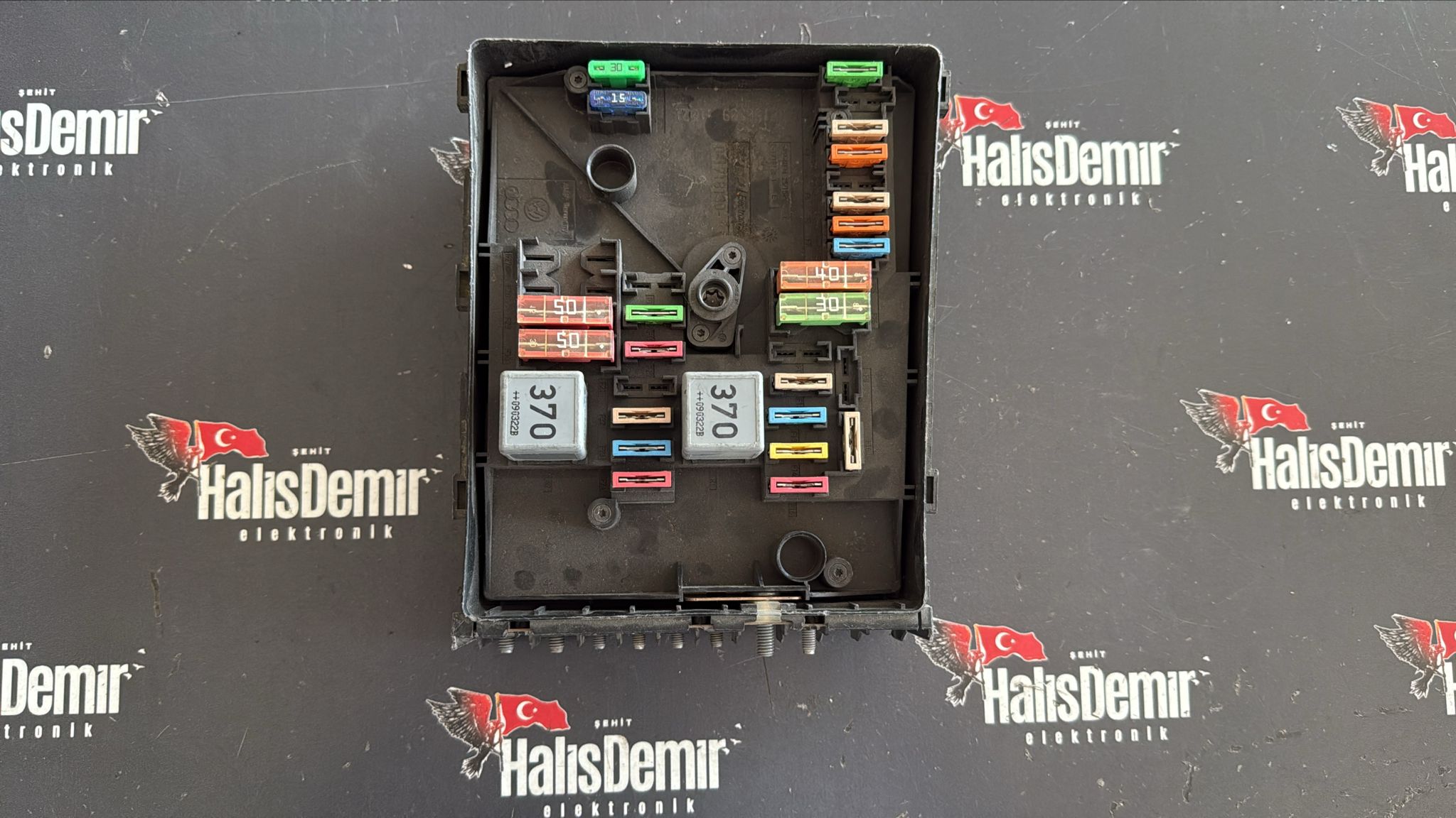 1K0937125C CADDY GOLF A3 OCTAVİA SÜPERB SİGORTA KUTUSU 