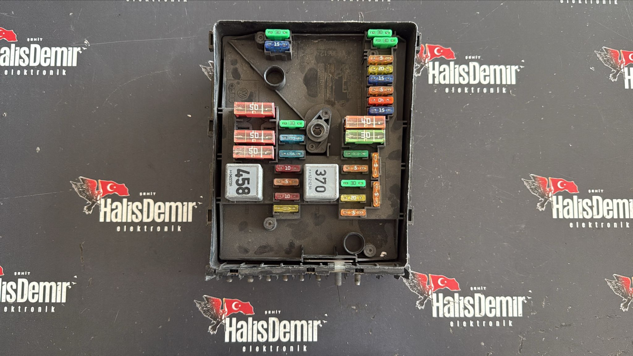 1K0937125D VW PASSAT SEAT SKODA MOTOR İÇİ SİGORTALIK