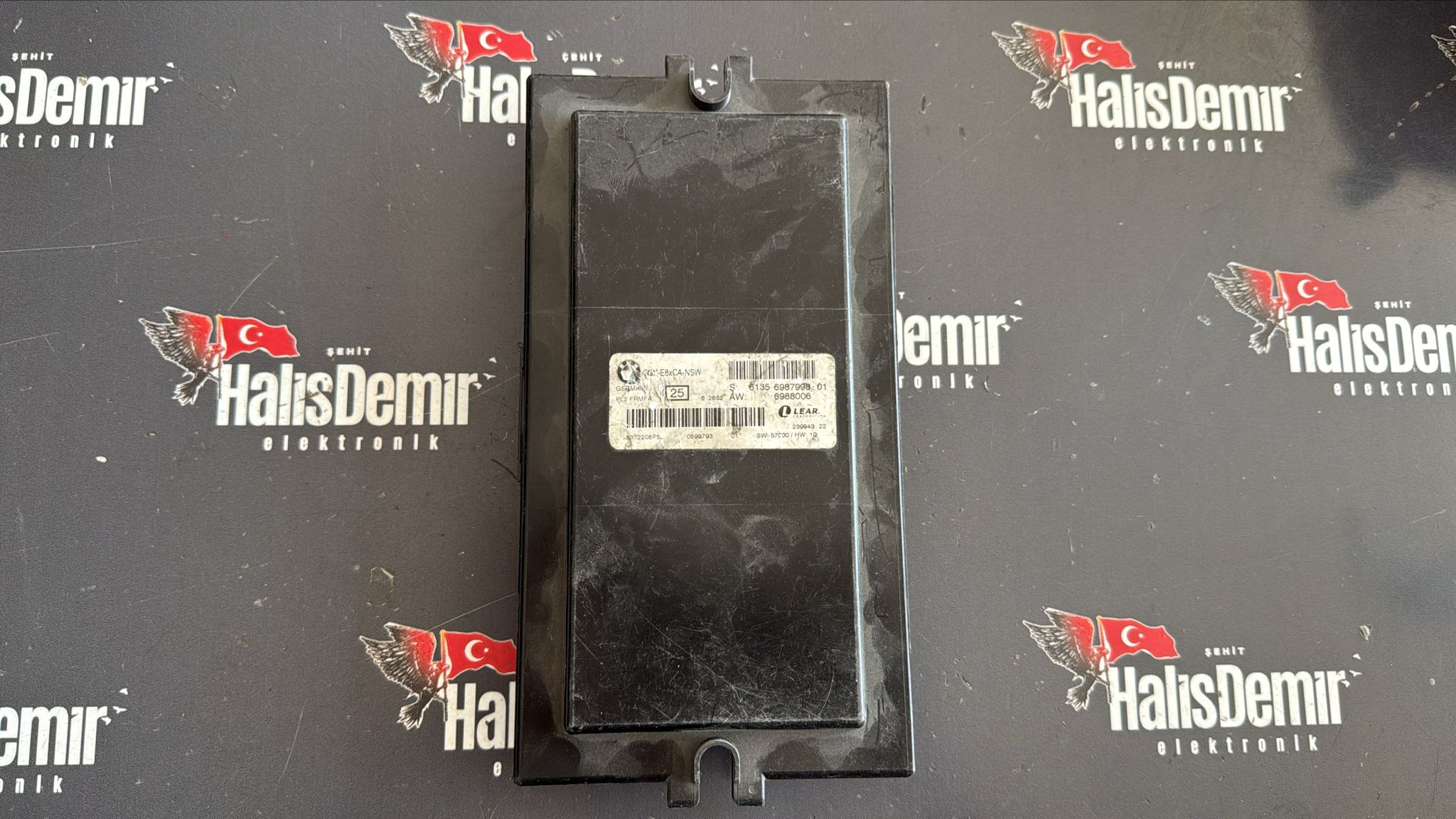 6135 6987998 01 BMW LCM MODÜLÜ AYAK ALTI IŞIK BEYNİ