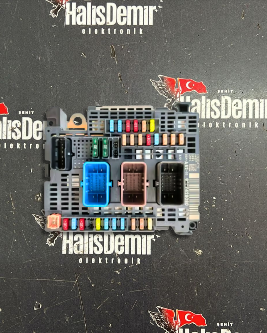 PSA 9807428080 | Citroen Ds4 Motor İçi Sigorta Kutusu Orijinal