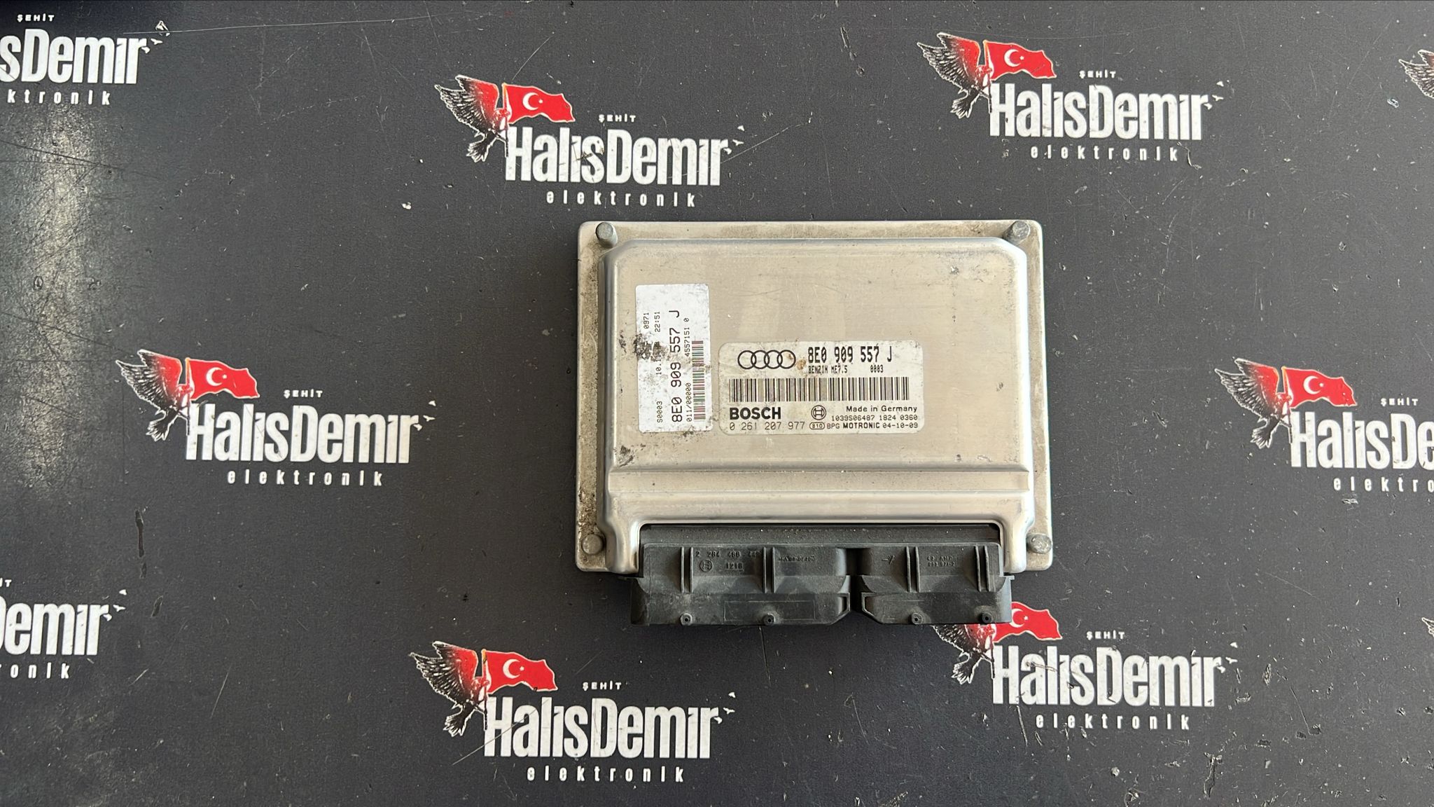 AUDİ A4 2.0 ME7.5 MOTOR BEYNİ 8E0909557J