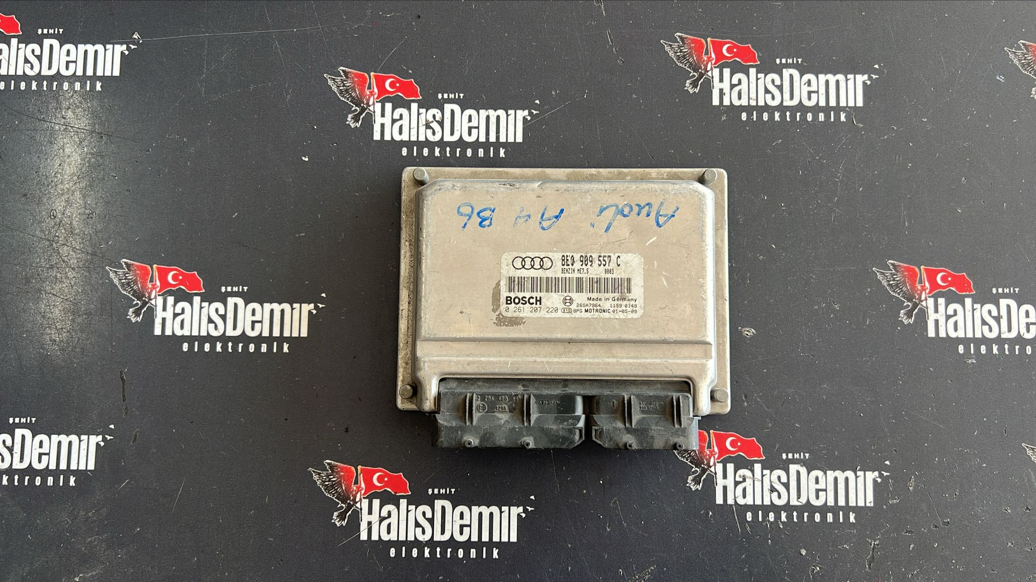 AUDİ A4 2.0 MOTOR BEYNİ 8E0909557C