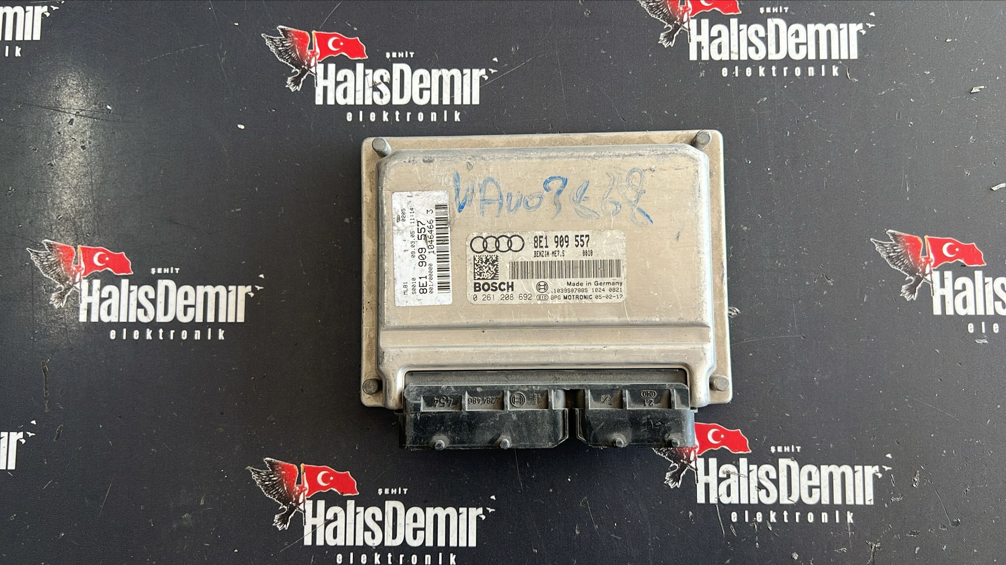 AUDİ A4 2.0 MOTOR BEYNİ 8E1909557