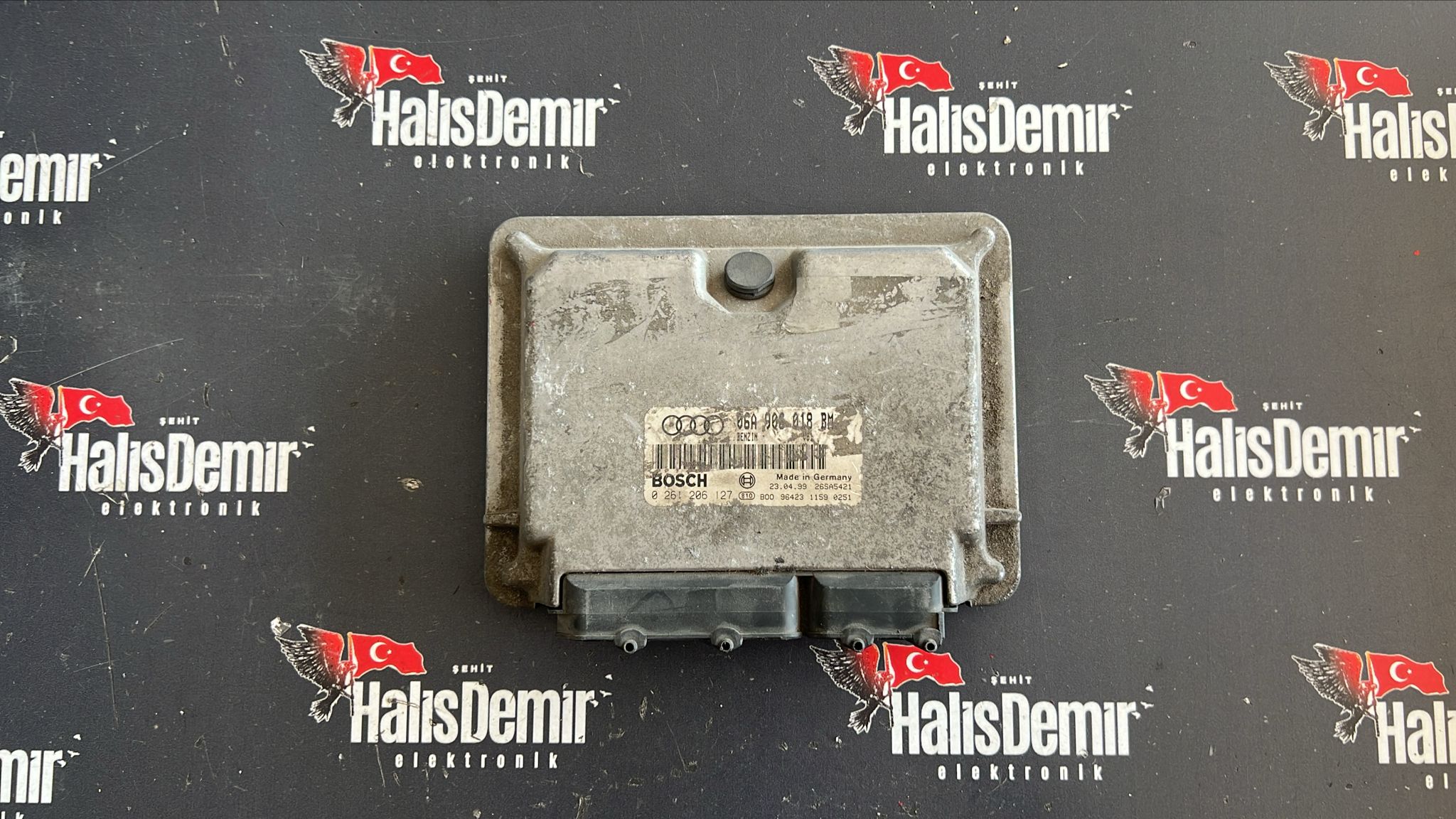 Audi A3 1.8 Motor Beyni 0261206127 06A906018BM