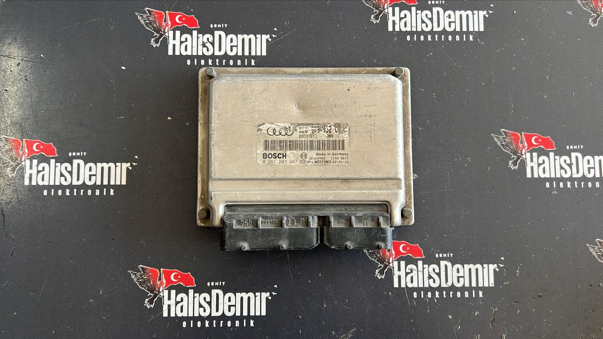 Audi A4 2.4 Motor Beyni ME7.1 0261207497 8E0909552C