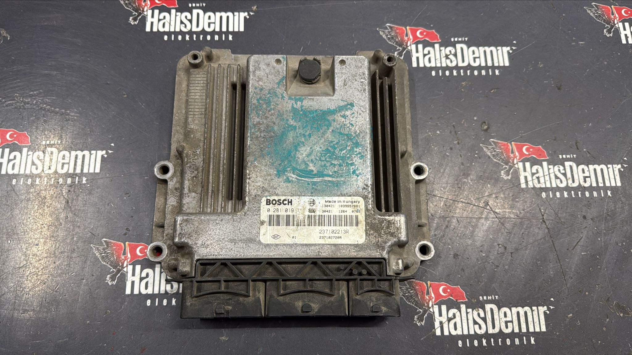 DACIA DOKKER MOTOR BEYNİ 237102213R