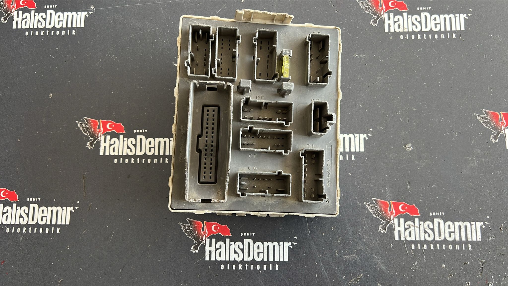 FORD FOCUS SİGORTA KUTUSU 518273305