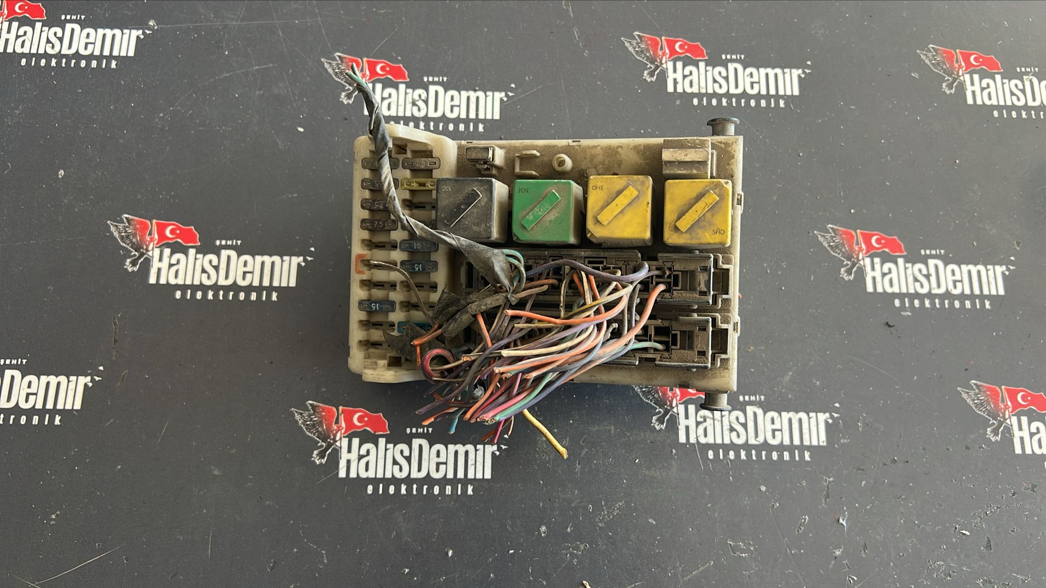 FORD MONDEO SİGORTA KUTUSU 93BG-14K150-AD