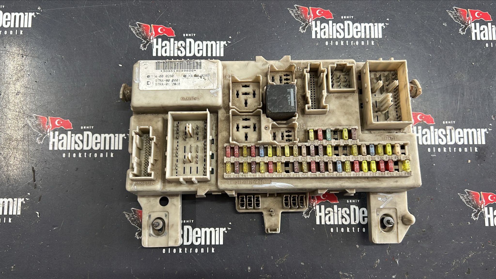 Ford Focus C-Max GEM Sigorta Kutusu 4M5T-14A073-CC- 519100804