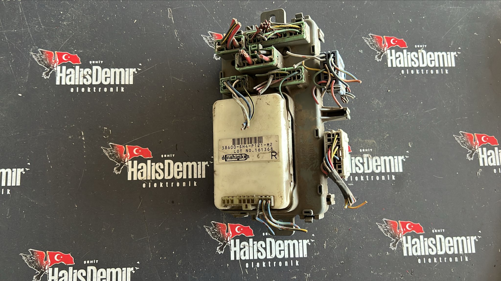 Honda Civic 1992-1995 sigorta kutusu 38600-SH4-P121-M2