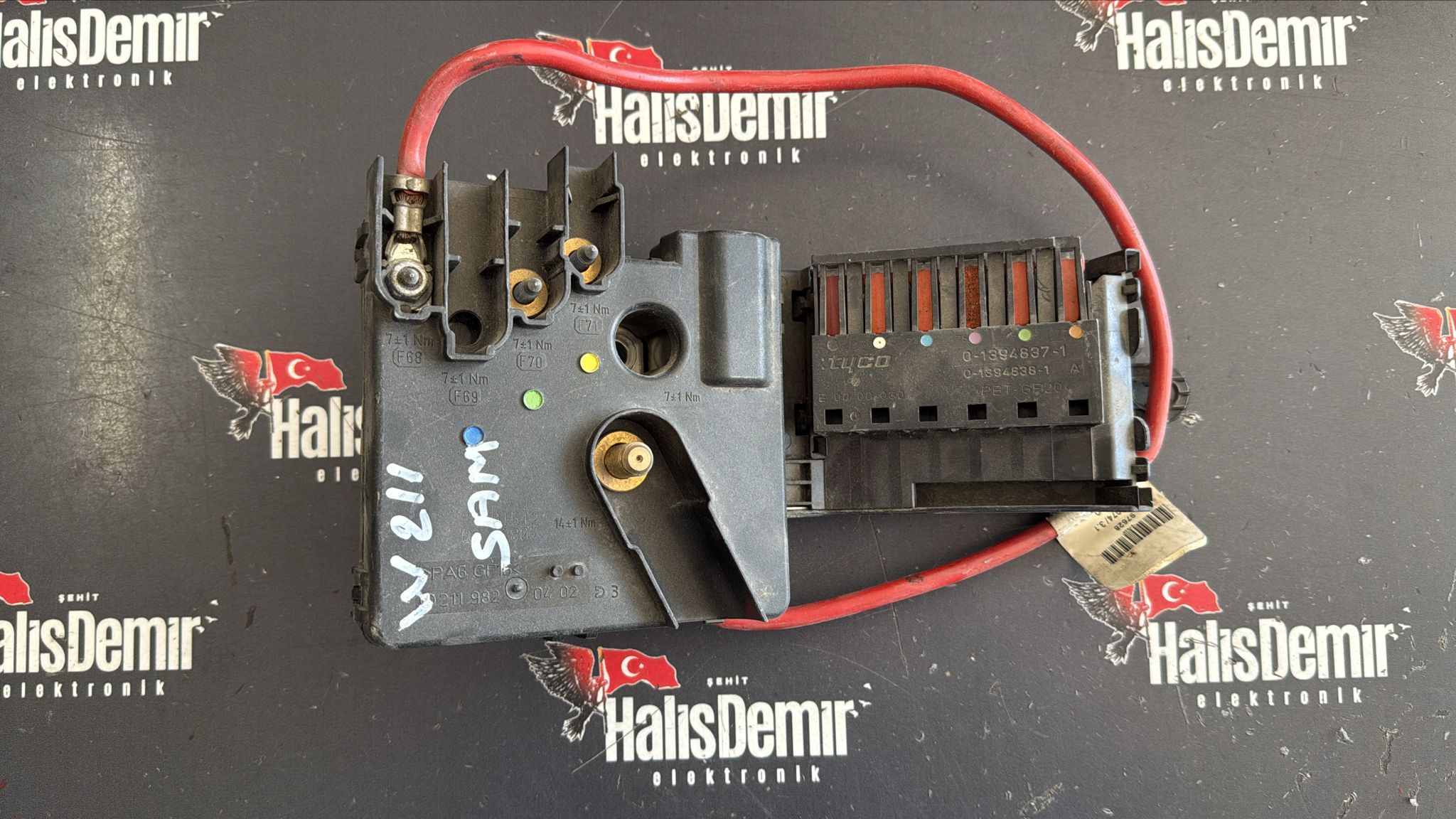 MERCEDES E SERİSİ W211 SİGORTA KUTUSU 2119820402