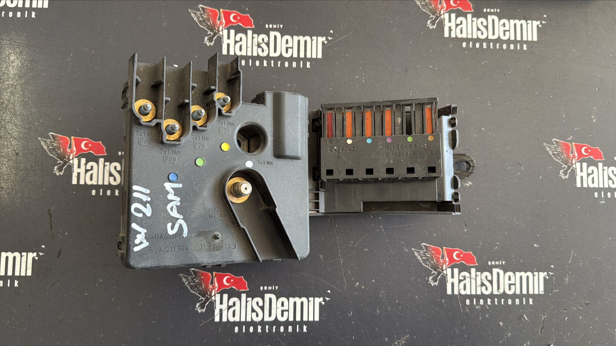 MERCEDES E SERİSİ W211 SİGORTA KUTUSU A2115461141