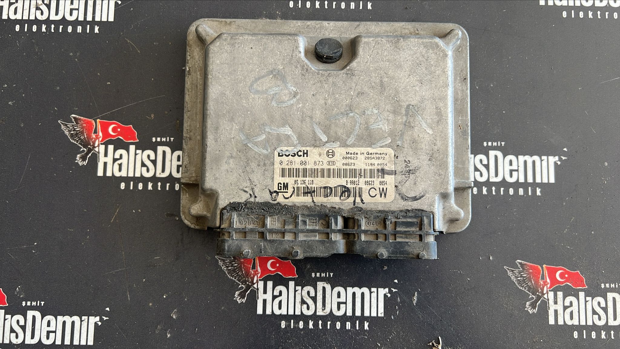 Opel Vectra B 2.0 Motor Beyni 0281001873 09136118