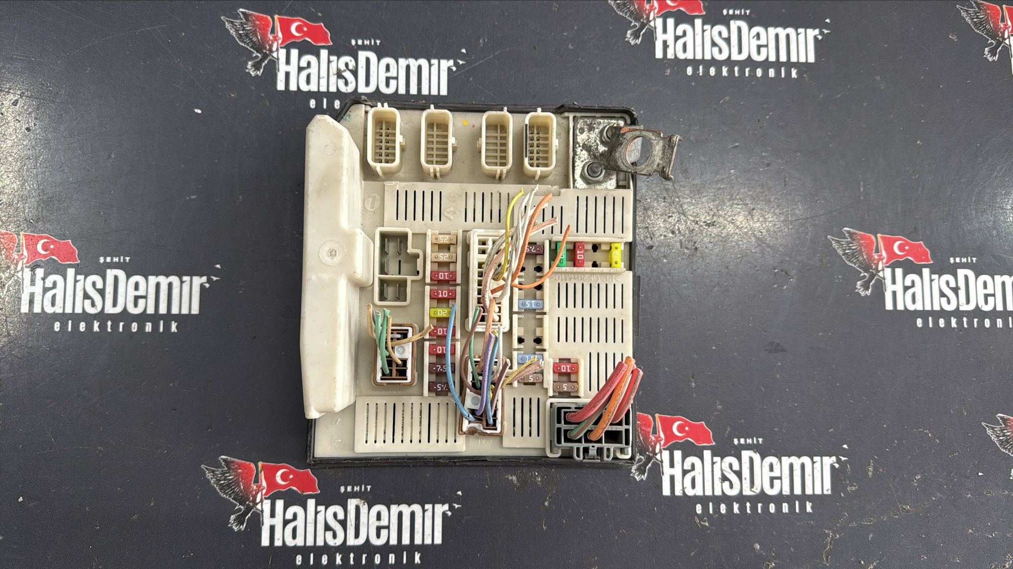 RENAULT MEGANE 2 SCENİC SİGORTA KUTUSU 8200481863