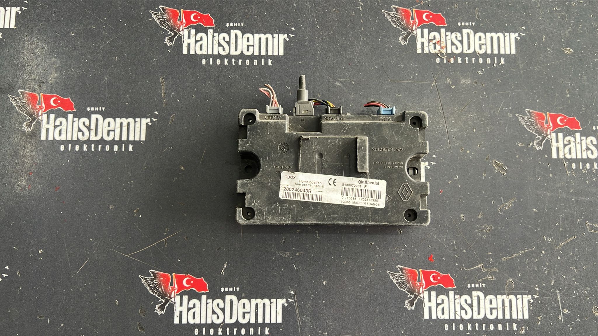 RENAULT MEGANE LAGUNA LATİTUDE ELEKTRİK AKSESUAR BAĞLANTI ÜNİTESİ 280246043R