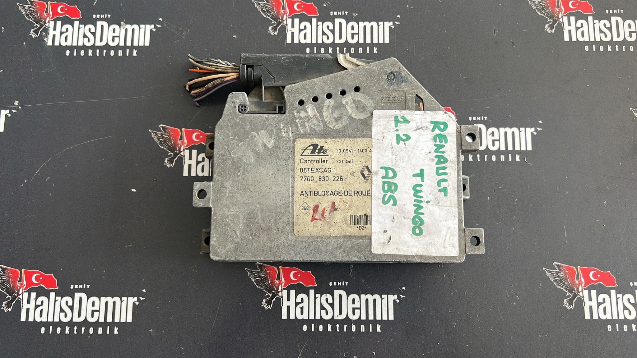 RENAULT TWİNGO 1.2 ABS BEYİN 7700 830 226