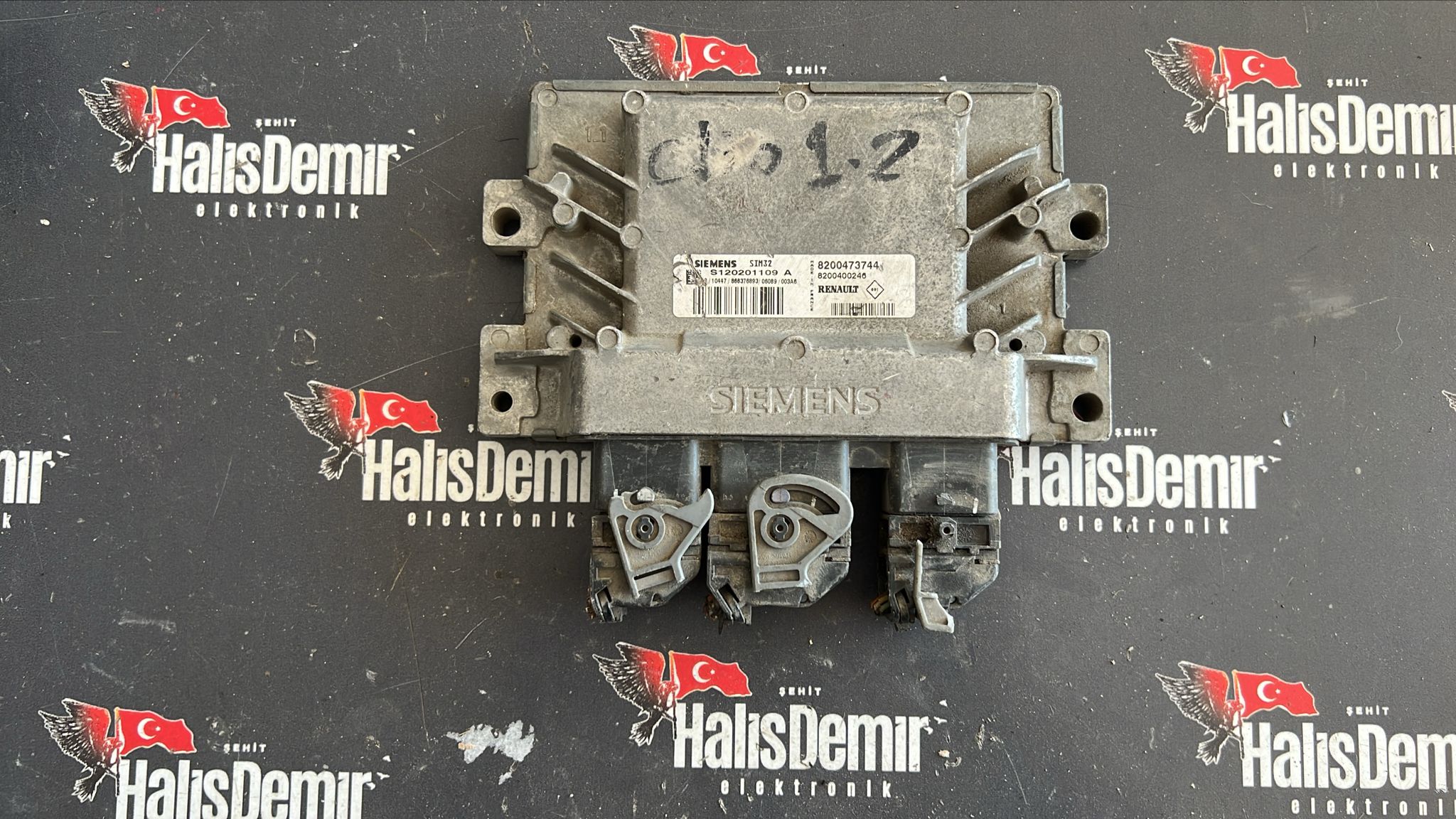 Renault Clio 1.2 Motor Beyni S120201109A 8200473744 8200400246