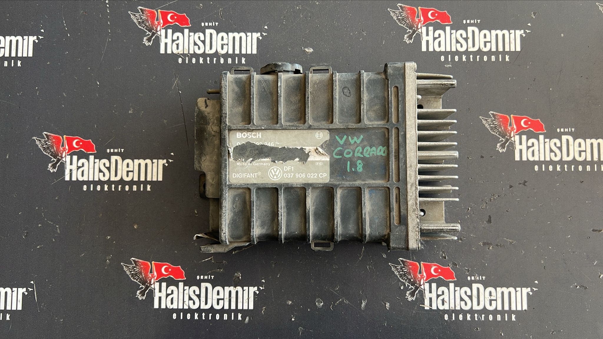 VOLKSWAGEN CORRADA GOLF 2  MOTOR BEYNİ 037906022CP