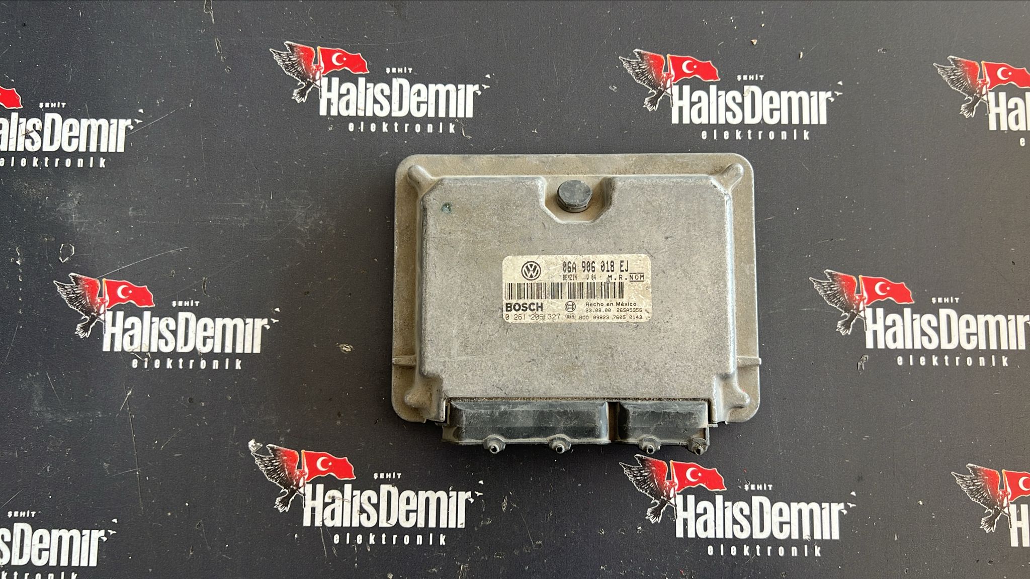 VOLKSWAGEN GOLF 2.0 MOTOR BEYNİ 0261206327 06A906018EJ