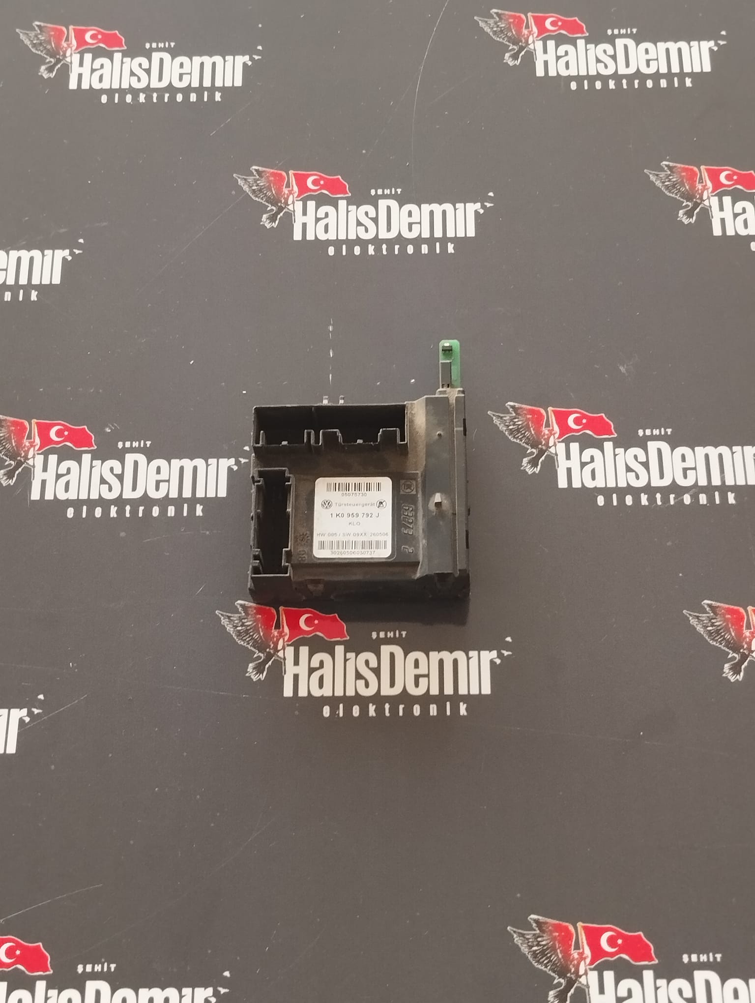 VOLKSWAGEN GOLF 2003 2008 SOL ÖN CAM BEYNİ 1K0959792J