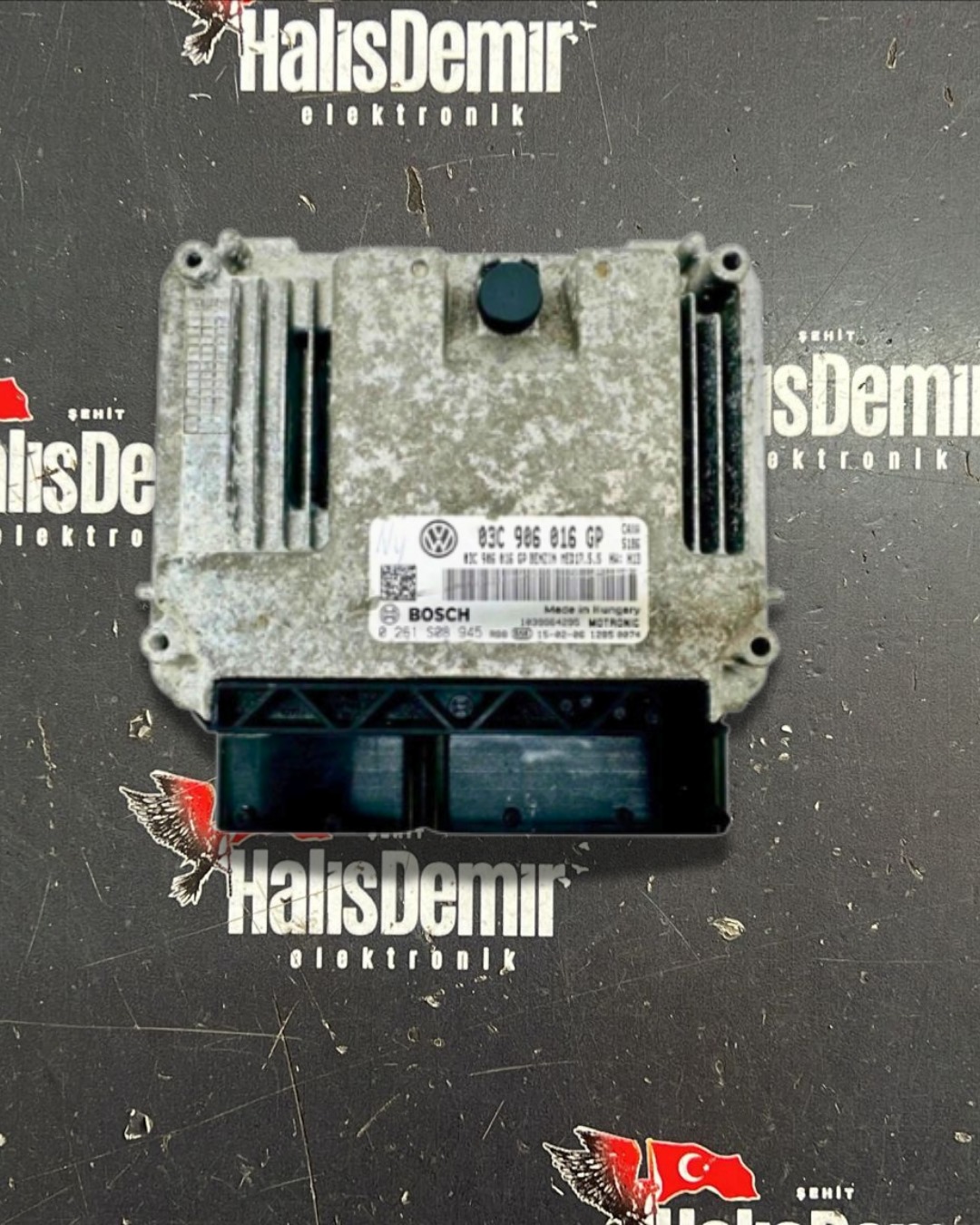 VOLKSWAGEN GOLF 5 MED17.5.5  MOTOR BEYNİ 03C906016GP