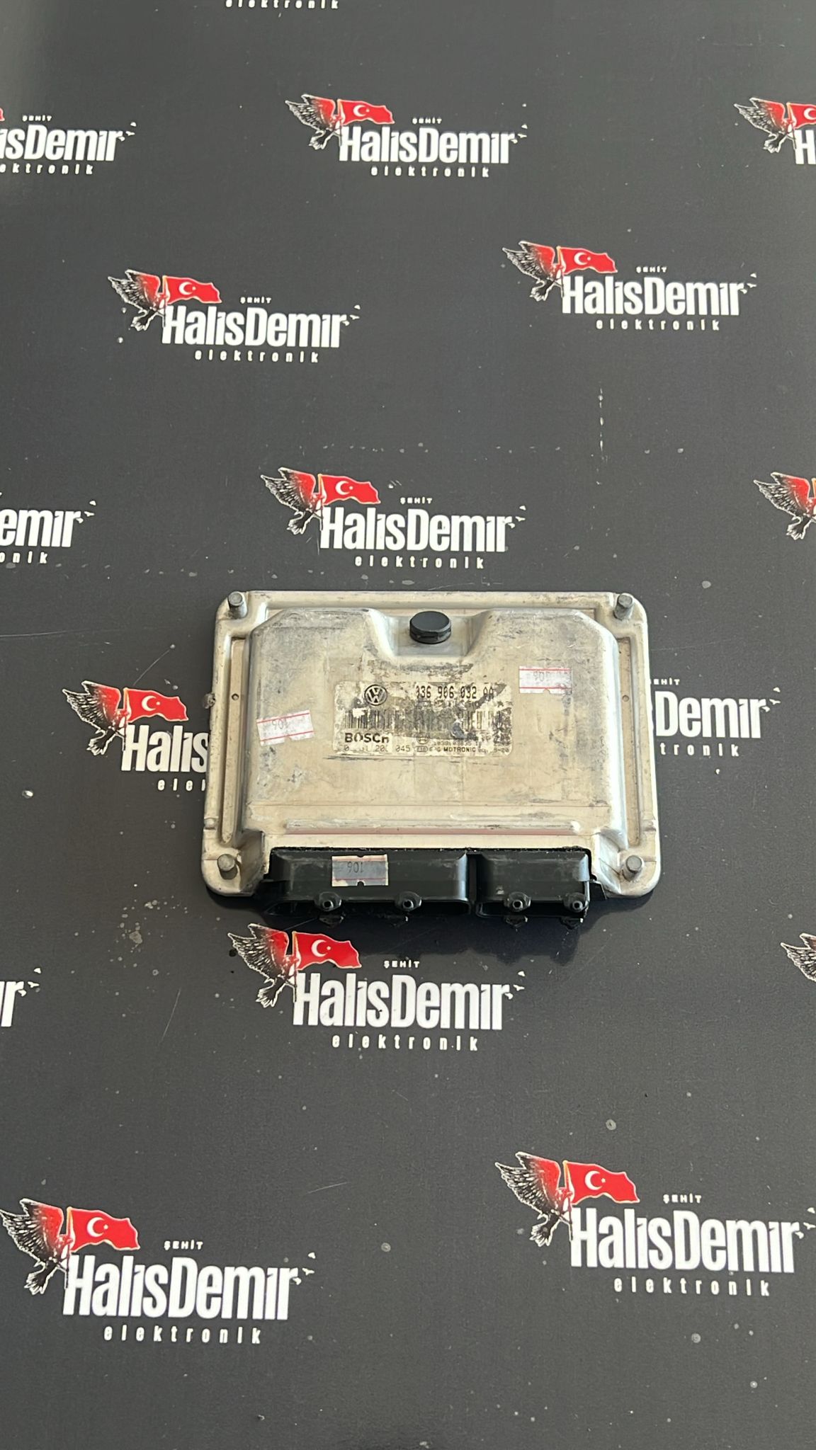 VOLKSWAGEN GOLF CIKMA MOTOR BEYNI 036906032AA-0261208045