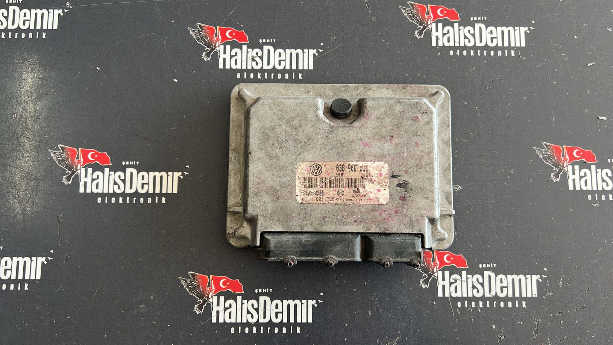 VOLKSWAGEN PASSAT 1.9 TDI MOTOR BEYNİ 0281001720