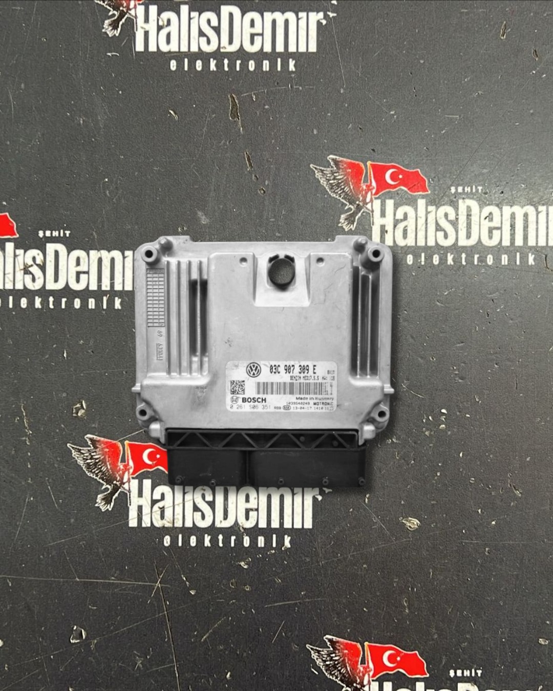 VOLKSWAGEN PASSAT B7  MED17.5.5 MOTOR BEYNİ 03C 907 309 E 0261S06