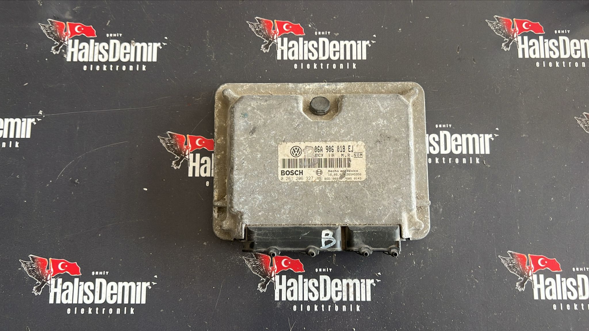 Volkswagen Golf 2.0 Motor Beyni  0261206327  06A906018EJ