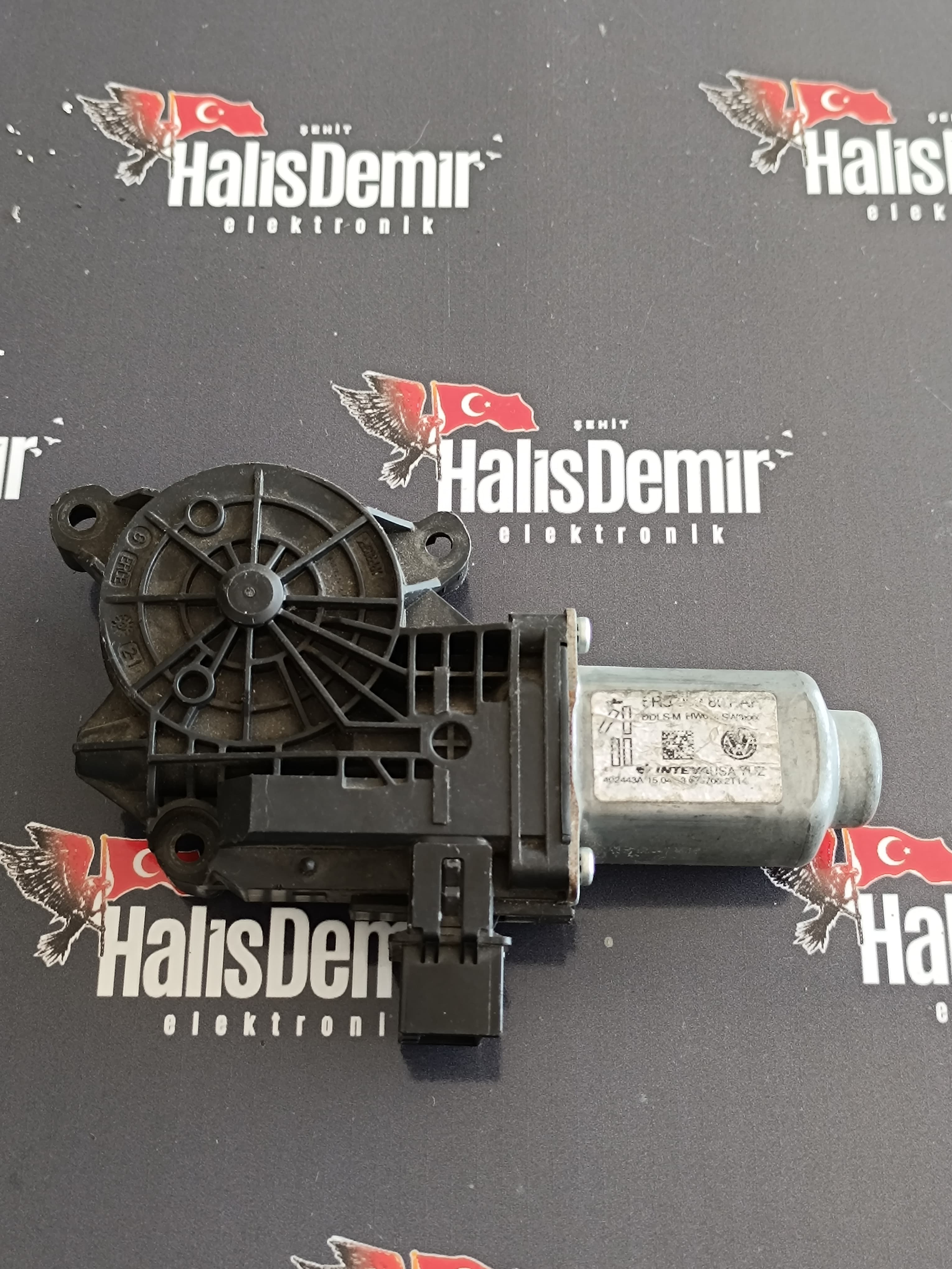 Volkswagen Jetta 6 2.0 TDI 2012 ön sol için cam kaldırma  motoru 6R0959801AN