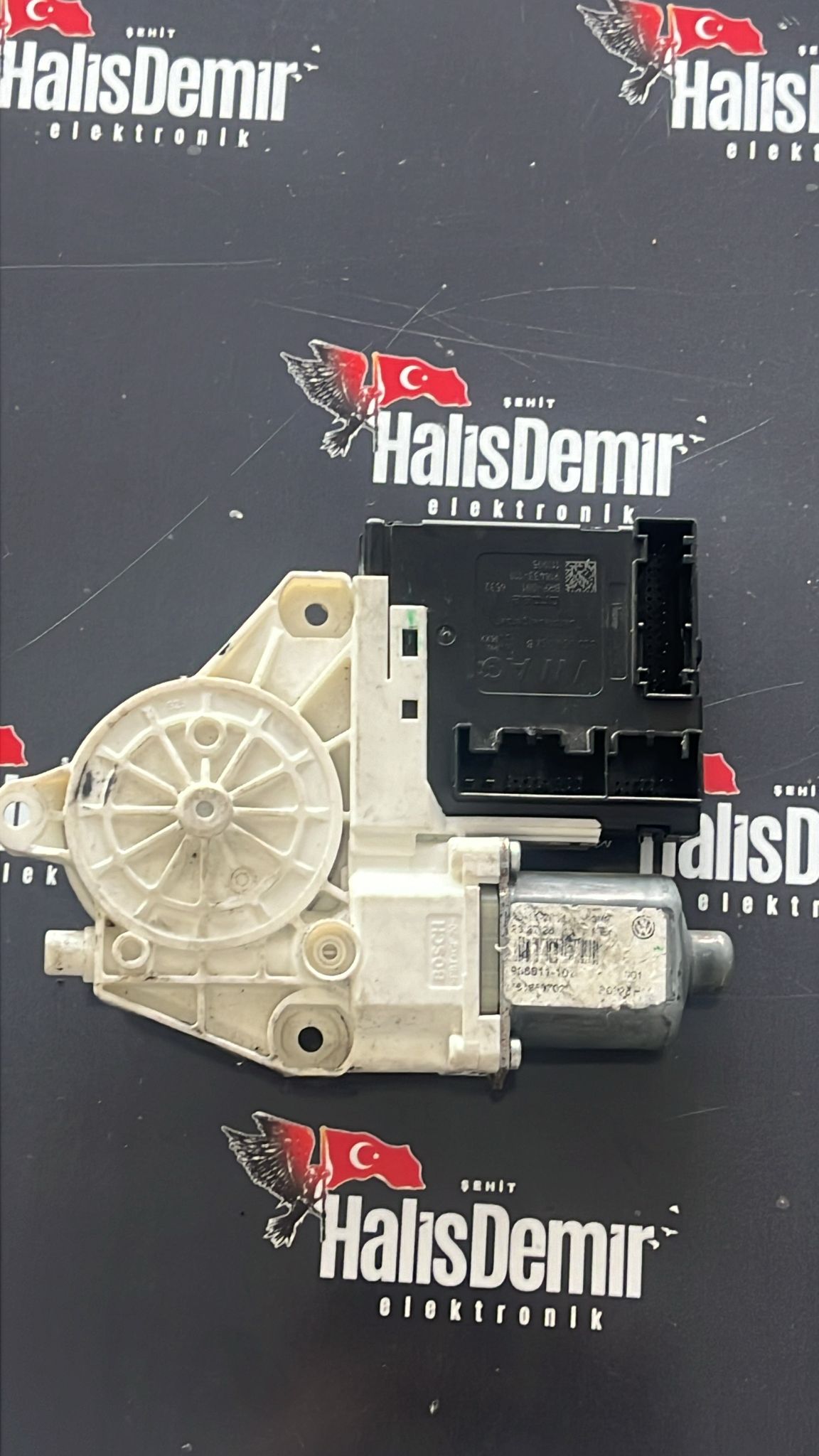 Volkswagen Passat-Tiguan Sağ Ön Cam Motoru 3C0959792B