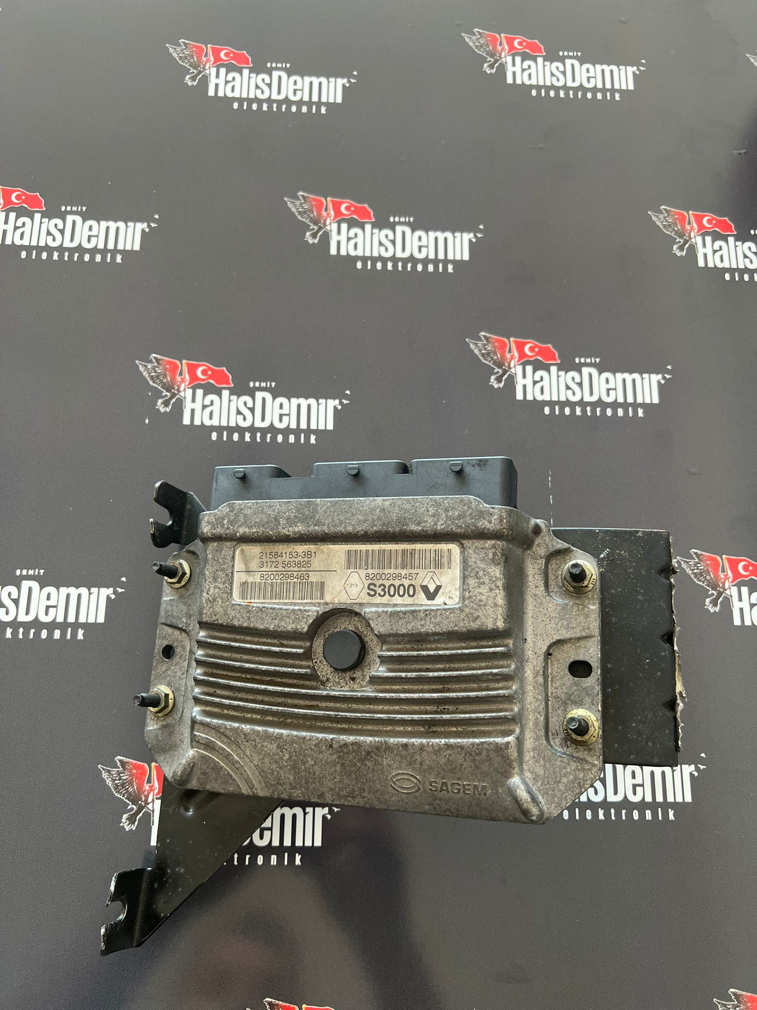 Renault Megane 1.6ı Motor Beynı 21584153-3B1 8200298463 8200298457 S3000