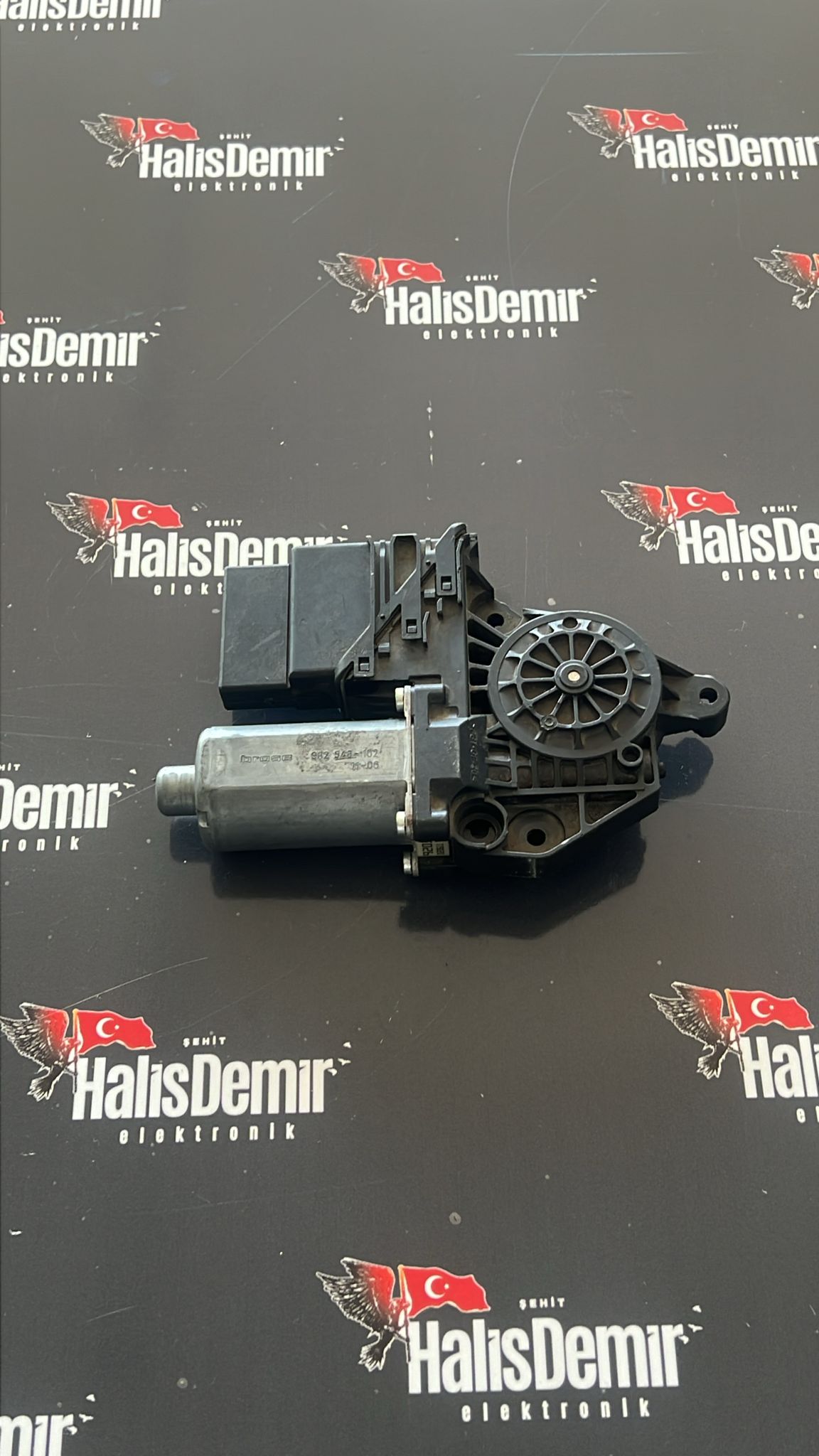 5K0959703D-5K0959794 GOLF 2009-2013 CAM MOTORU SAĞ ARKA