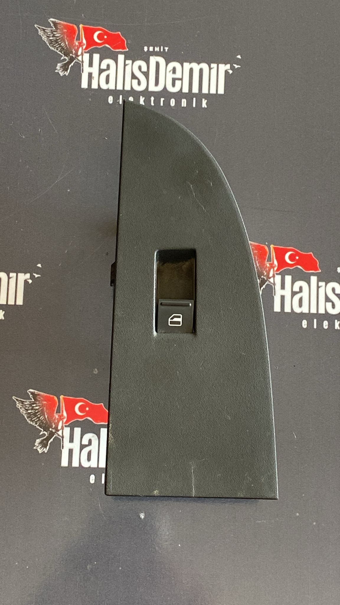 1P1867172 seat leon 2009 sağ ön kapı tekli cam düğmesi çercevesi kaplaması