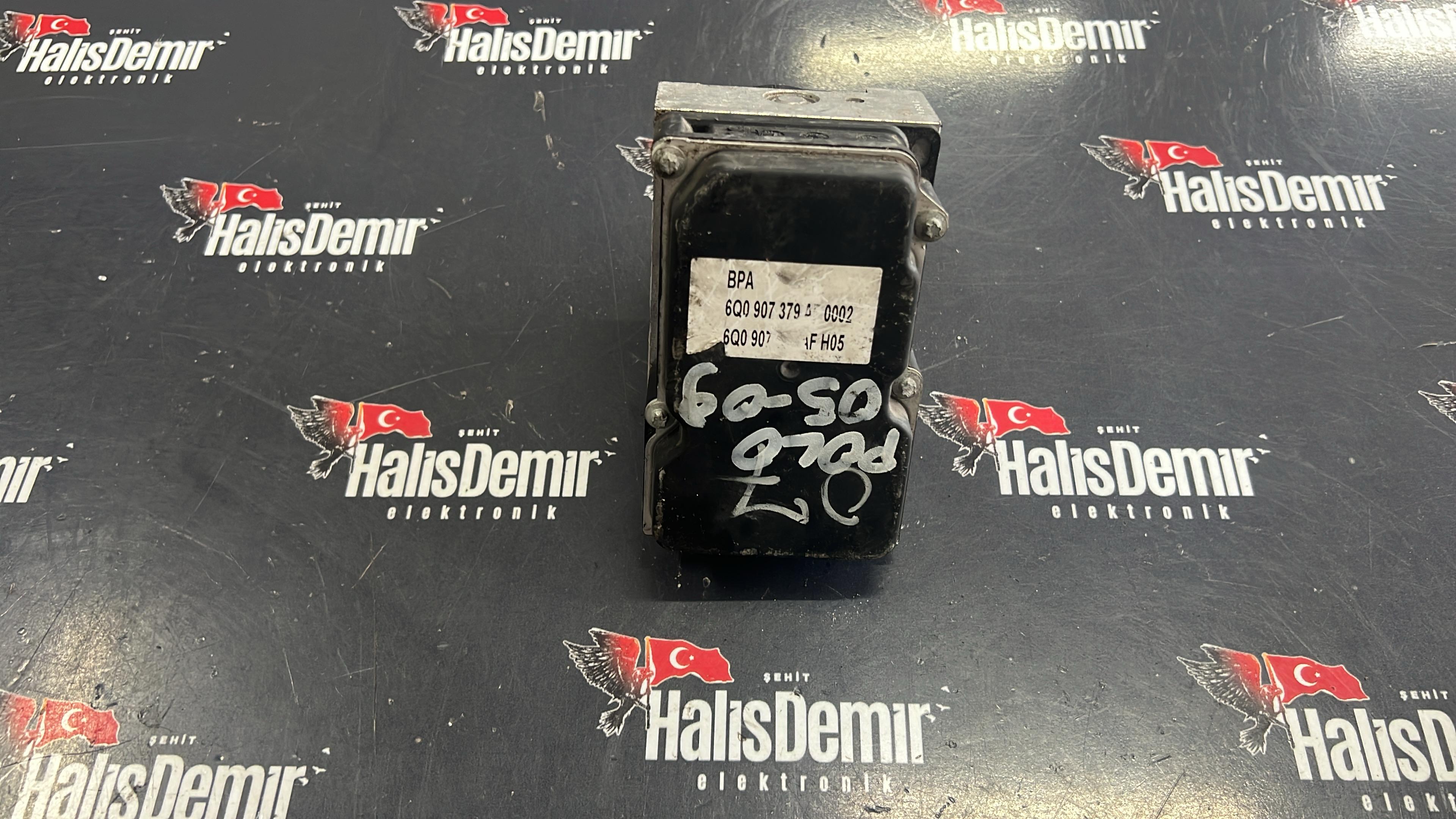 6Q0907379AF VW POLO ABS BEYNİ 0265800511 6Q0614117S