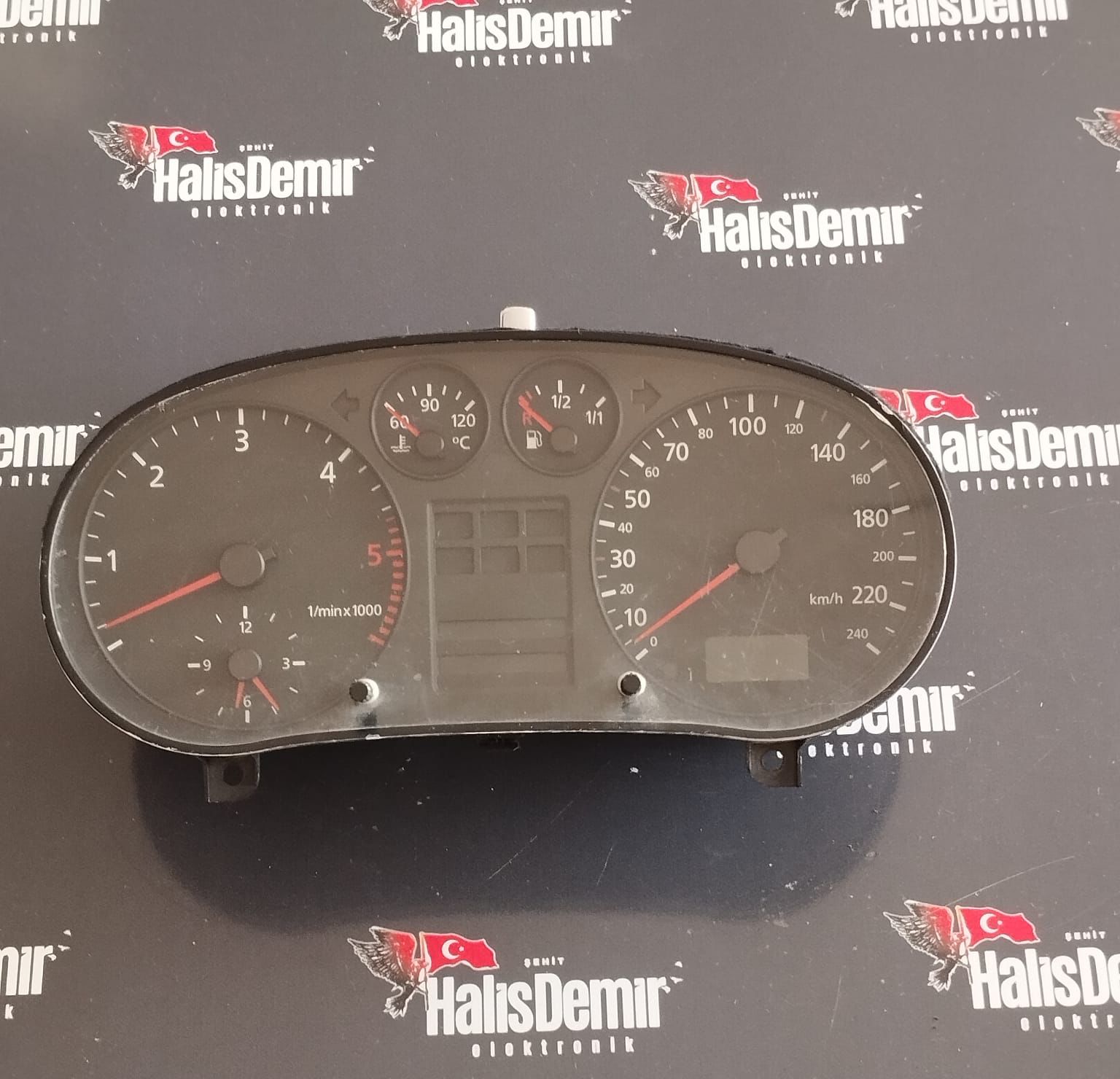 AUDİ A3 OTOMATİK KİLOMETRE SAATİ 8L0919860 110008894