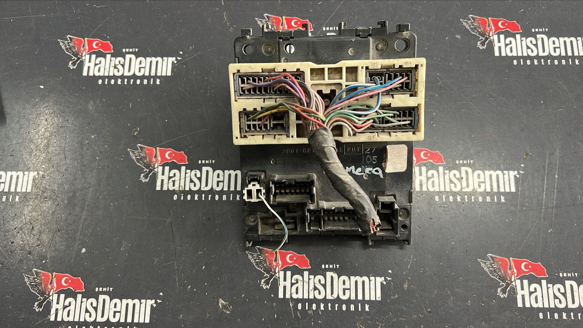 NİSSAN PREMİRA SİGORTA KUTUSU