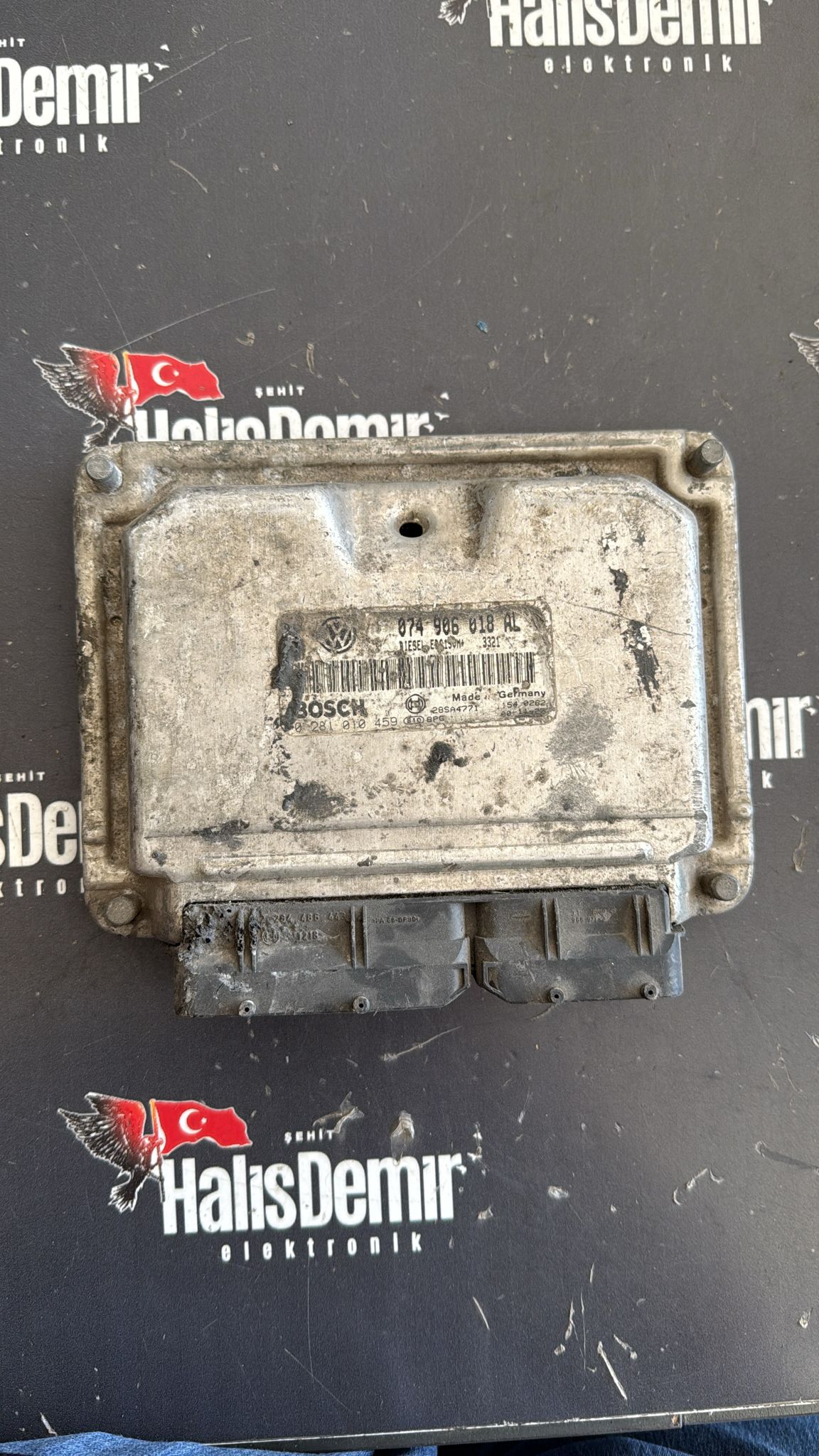 TRANSPORTER T4 2.5 MOTOR BEYNİ 074906018al 281010459