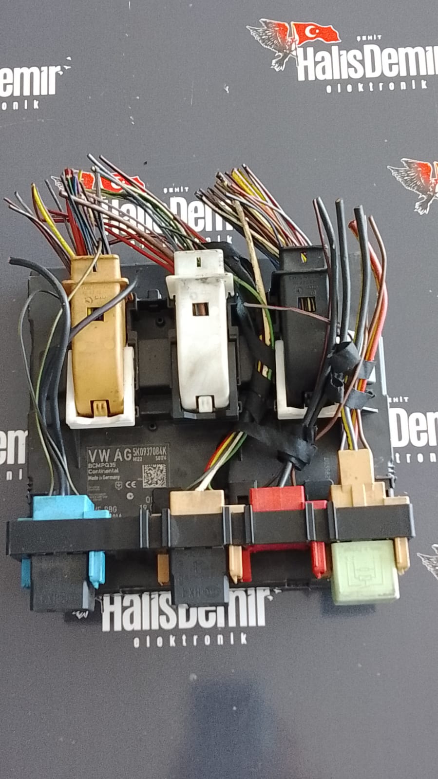 VOLKSWAGEN AUDİ SKODA SEAT KONTROL ÜNİTESİ 5K0937084K
